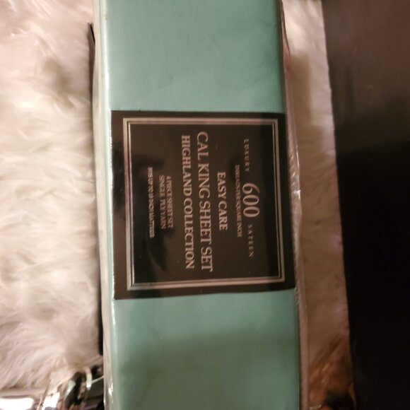 HIGHLAND COLLECTION LUXURY 600 SATEEN CAL KING 4 PIECE SHEET SET - Picture 1 of 6